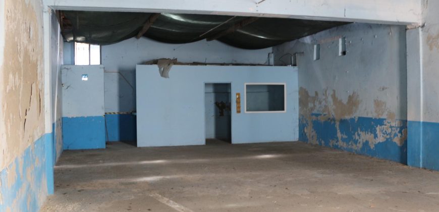 Armazém Amplo C/Afetação Arrecadação e Arrumos No Centro Da Cidade de Rio Maior