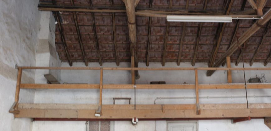 Armazém No Centro Da Cidade De Rio Maior_ Excelente Localização –  C/Afetação Arrecadação e Arrumos
