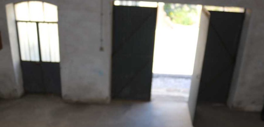 Armazém No Centro Da Cidade De Rio Maior_ Excelente Localização –  C/Afetação Arrecadação e Arrumos