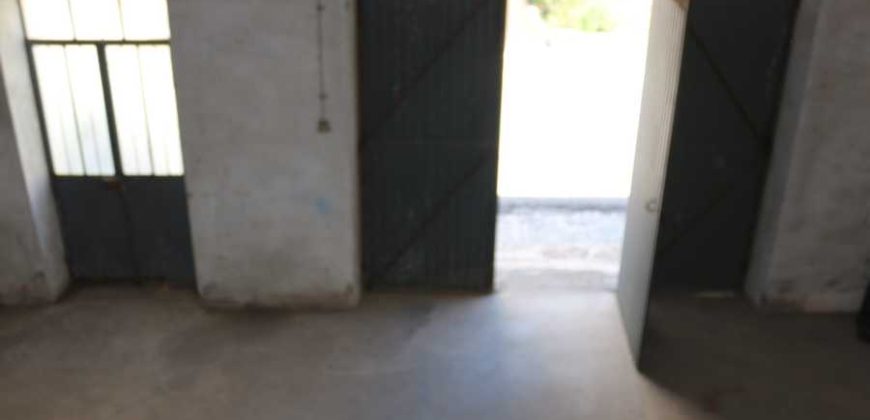 Armazém No Centro Da Cidade De Rio Maior_ Excelente Localização –  C/Afetação Arrecadação e Arrumos