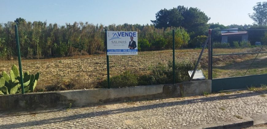 Lote Terreno Localizado Na Cidade De Rio Maior Junto Ao Estádio Municipal E a ESDRM