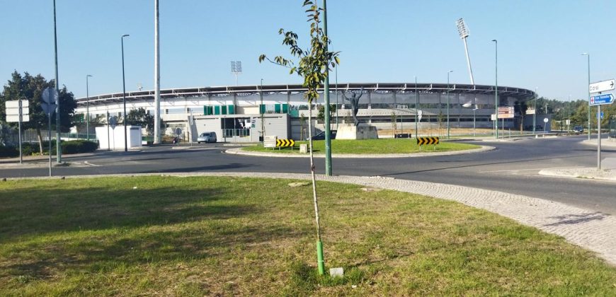 Lote Terreno Localizado Na Cidade De Rio Maior Junto Ao Estádio Municipal E a ESDRM