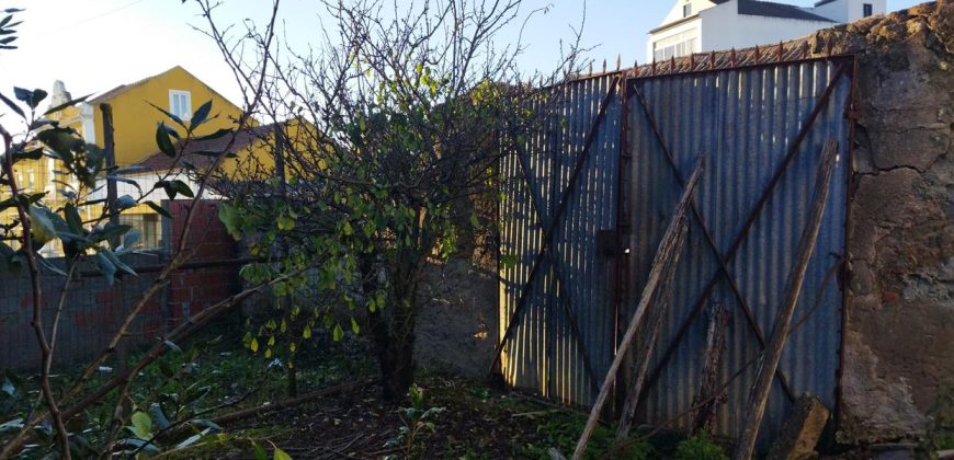 Moradia Rústica Para Reconstruir No Centro Da Aldeia De Vermelha_Cadaval