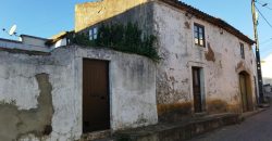 Moradia Rústica Para Reconstruir No Centro Da Aldeia De Vermelha_Cadaval