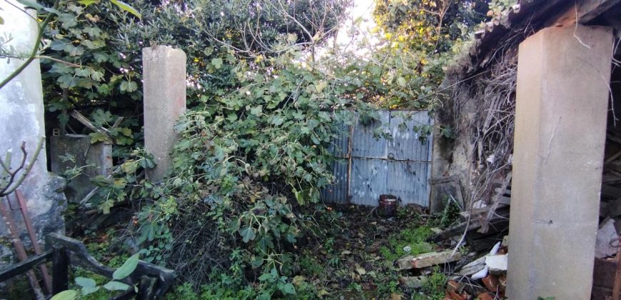 Moradia Rústica Para Reconstruir No Centro Da Aldeia De Vermelha_Cadaval