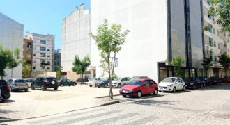 Terreno à venda na Rua José Pedro Inês Canadas, 9