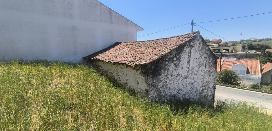 Prédio Urbano A venda Na Pacata Aldeia de Assentiz – Rio Maior.