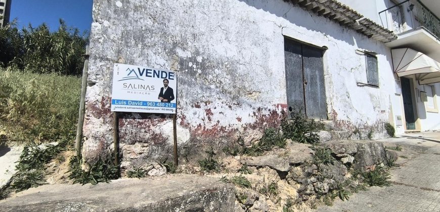 Prédio Urbano A venda Na Pacata Aldeia de Assentiz – Rio Maior.