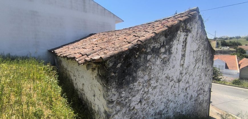 Prédio Urbano A venda Na Pacata Aldeia de Assentiz – Rio Maior.