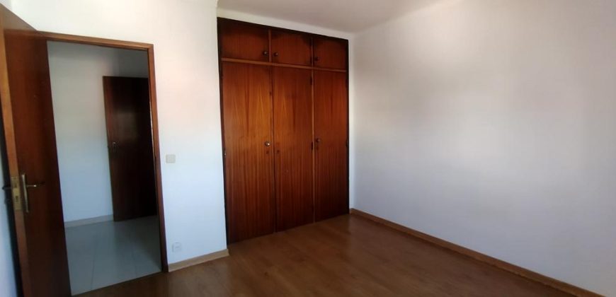 Apartamento T2 Na Cidade De Rio Maior