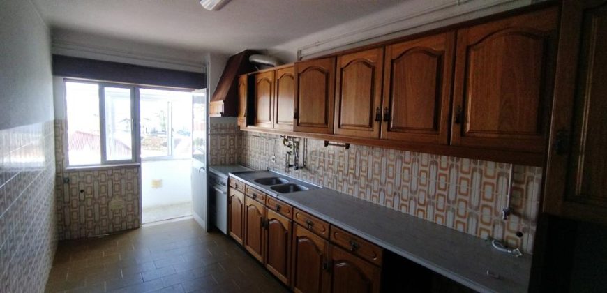 Apartamento T2 Na Cidade De Rio Maior