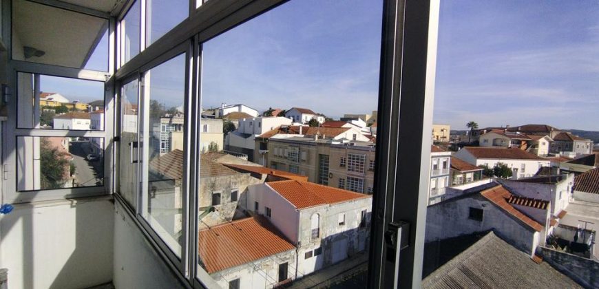 Apartamento T2 Na Cidade De Rio Maior