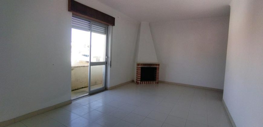 Apartamento T2 Na Cidade De Rio Maior