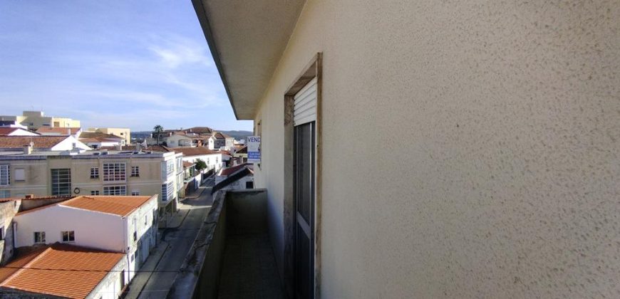 Apartamento T2 Na Cidade De Rio Maior