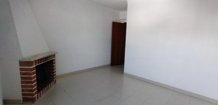 Apartamento T2 Na Cidade De Rio Maior